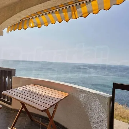 Sun Coast - Stunning Sea Views 아파트 *