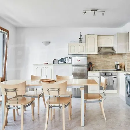 شقة Sun Coast - Stunning Sea Views سفيتي فلاس